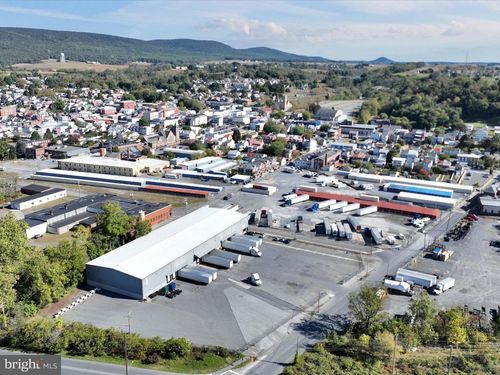 280 Grand St, Hamburg, PA, 19526-1908 | Card Image