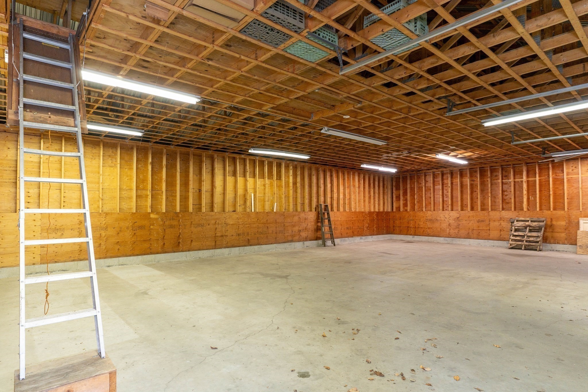 Commercial Lease in North Brookfield 4