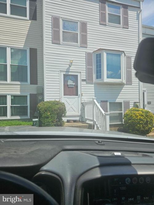 8806 Pennsbury Pl, BALTIMORE, MD, 21237-3916 | Card Image