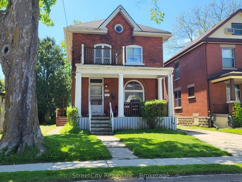 {{alt}} | Card Image