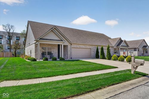 2121 Jennifer Ct, Franklin, IN, 46131-7352 | Card Image