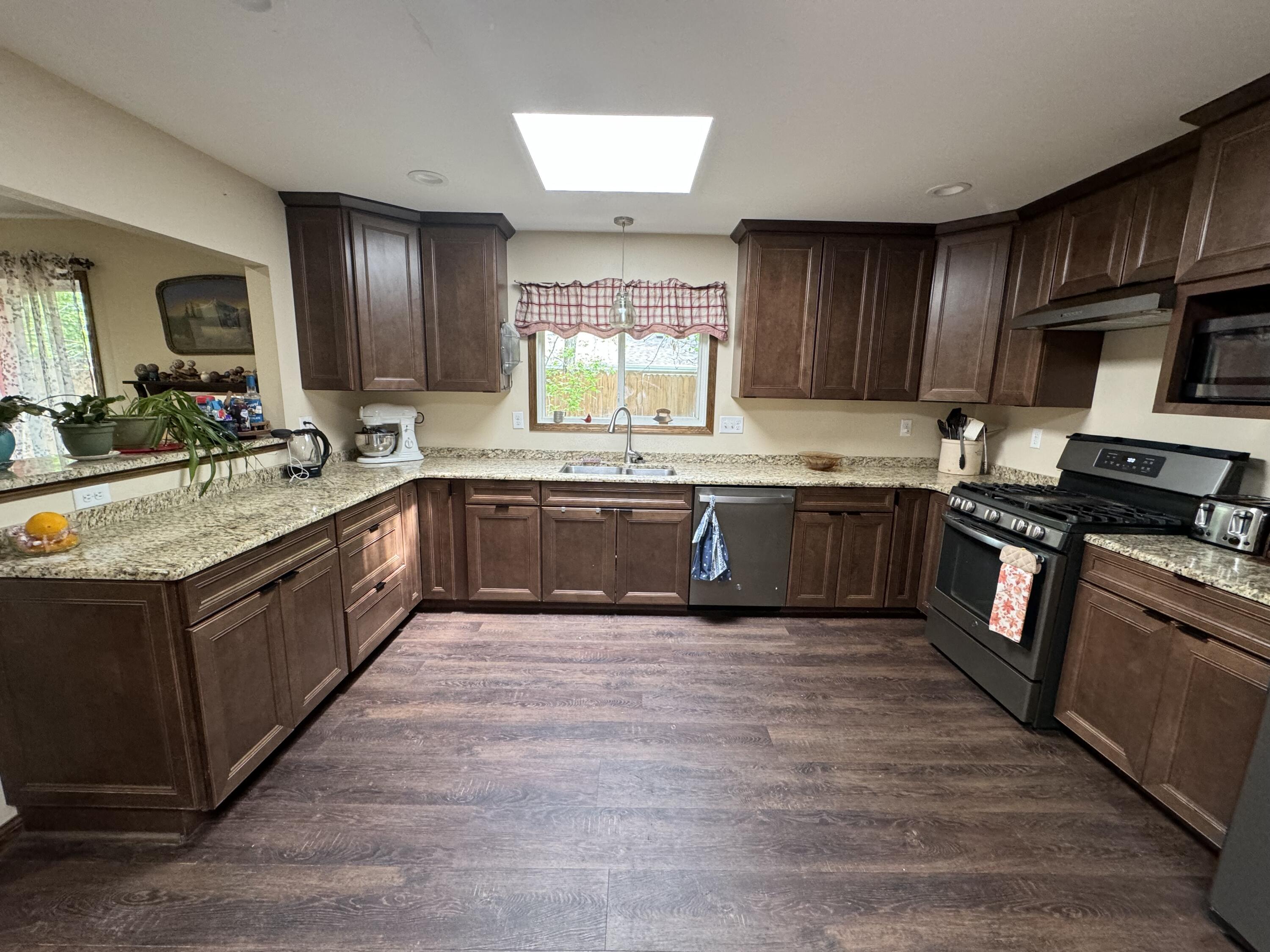 8th St, Aberdeen, SD 57401