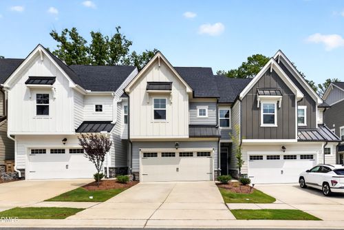 8045 Windthorn Pl, Cary, NC, 27519-7833 | Card Image