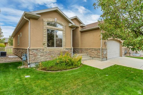 10976 Quartz Dr, South Jordan, UT, 84095-8325 | Card Image