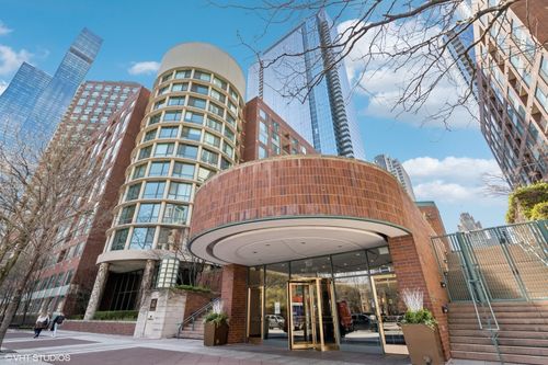 111-440 N Mcclurg Ct, Chicago, IL, 60611-4352 | Card Image