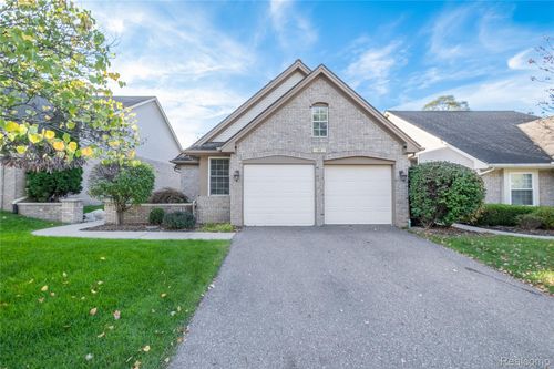 919 Whisperwood Dr, Fenton, MI, 48430-2280 | Card Image