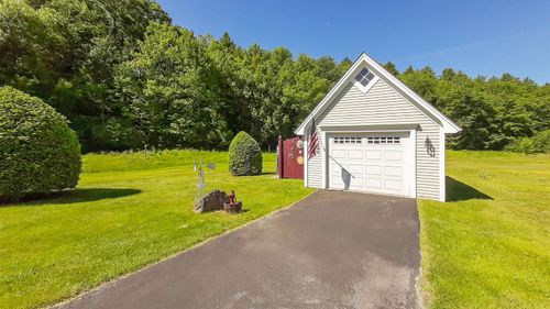 3078 Vt Route 10, Chester, VT, 05143-9640 | Card Image