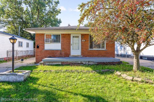 11252 Jewett Ave, Warren, MI, 48089-1844 | Card Image