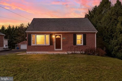 127 Church St, SEVEN VALLEYS, PA, 17360-8708 | Card Image