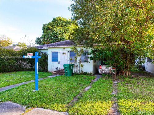 1770 Nw 55th Ter, Miami, FL, 33142-3042 | Card Image