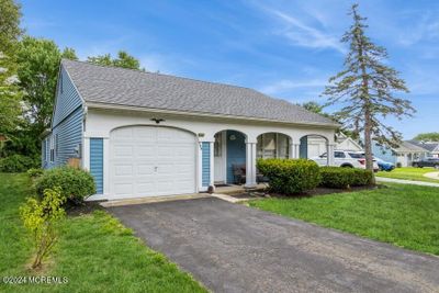 145 Buckingham Drive, Home with 2 bedrooms, 2 bathrooms and null parking in Southampton NJ | Image 2