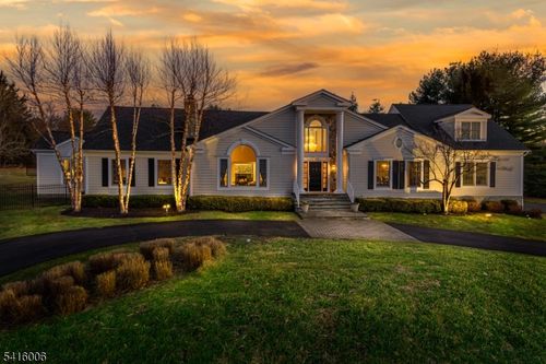 18 Kerby Ln, Mendham, NJ, 07945-2901 | Card Image
