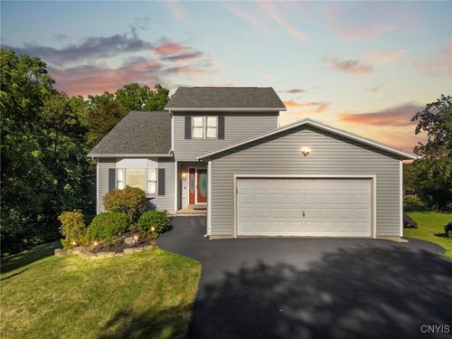 207 Tarolli Dr, Syracuse, NY, 13209-2043 | Card Image