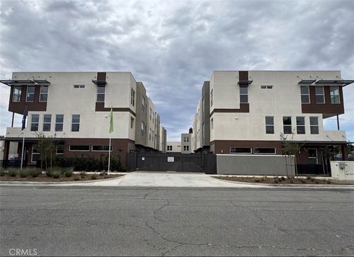 652 E Fourth Street, Pomona, CA, 91766 | Card Image