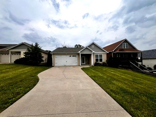 370 Persimmon Way, Harrodsburg, KY, 40330-8715 | Card Image