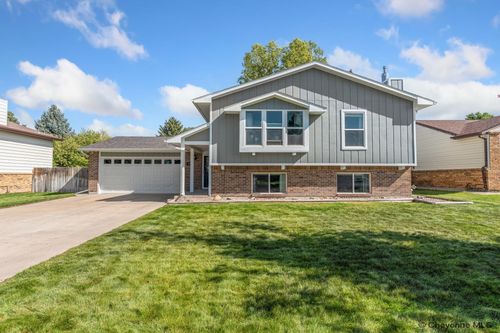 2700 Sagebrush Ave, Cheyenne, WY, 82009-4437 | Card Image
