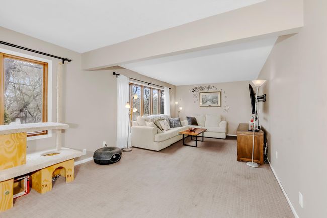 living room | Image 9