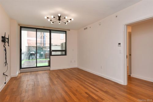 2d-10620 70th Ave, Forest Hills, NY, 11375-4577 | Card Image