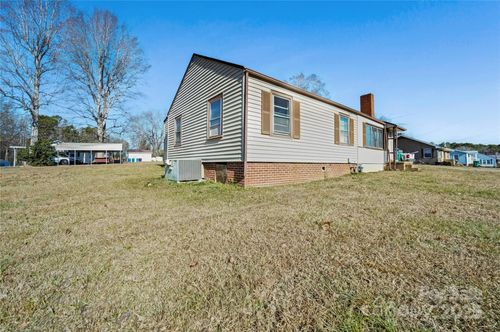 208 Ellis St, Albemarle, NC, 28001-9610 | Card Image