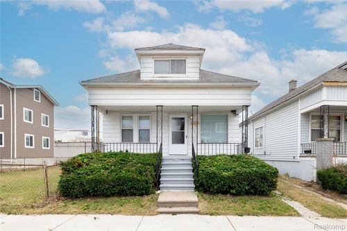 5170 Evaline St, Hamtramck, MI, 48212-3380 | Card Image