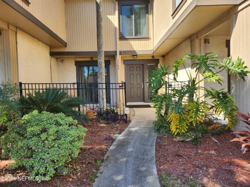 7782 Las Palmas Way, JACKSONVILLE, FL, 32256-0224 | Card Image