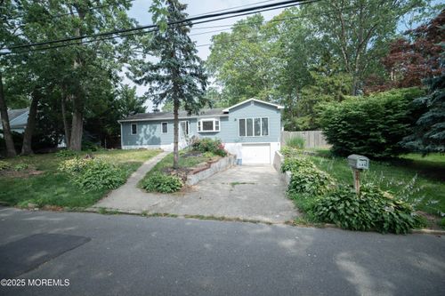 585 Shady Ln, Toms River, NJ, 08753-8244 | Card Image