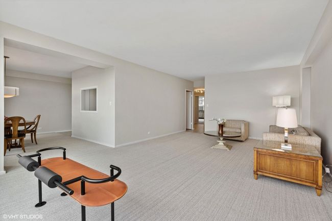 APT-5D - 3180 N Lake Shore Dr, Condo with 2 bedrooms, 2 bathrooms and 2 parking in CHICAGO IL | Image 4