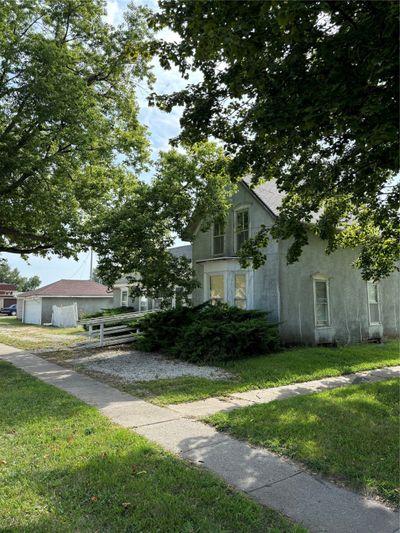 921 1 St Avenue, Home with 3 bedrooms, 1 bathrooms and null parking in Perry IA | Image 1