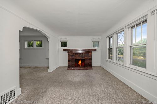 9225 Birwood St, Detroit, MI, 48204-2640 | Card Image