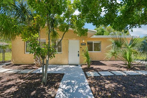 2943 Nw 13th St, Fort Lauderdale, FL, 33311-5007 | Card Image