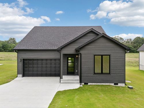 811 Oconnor St, Smithville, TN, 37166-2202 | Card Image