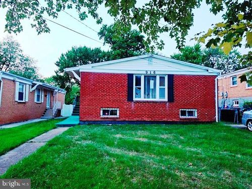 916 Hilltop Ter Se, WASHINGTON, DC, 20019-5007 | Card Image