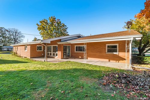 4475 Thornapple Cir, Burton, MI, 48509-1234 | Card Image