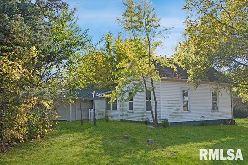 100 S 3rd St, Wyoming, IL, 61491-1225 | Card Image