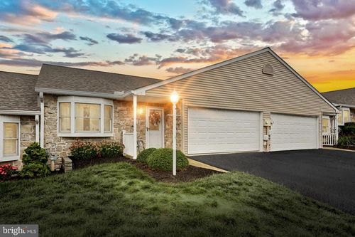 2418 Winterberry Ln, YORK, PA, 17406-1961 | Card Image