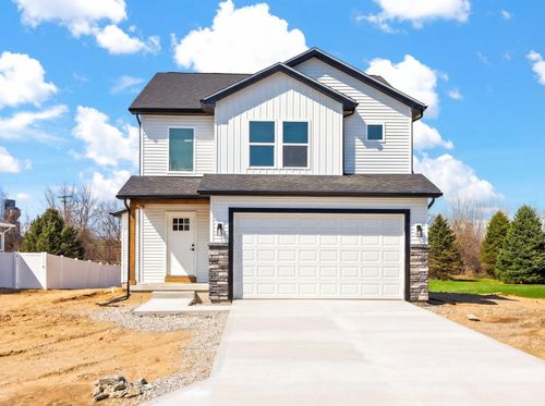 2004 Green Acres Rd, Adrian, MI, 49221-4185 | Card Image