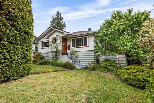 126 Howard Ave, Nanaimo, BC, V9R3R1 | Card Image