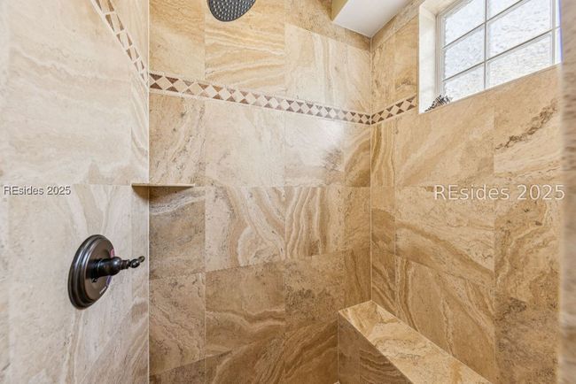 High end finishes and fixtures throughout | Image 35
