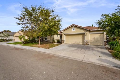 317 Northampton Way, Newman, CA, 95360-9572 | Card Image