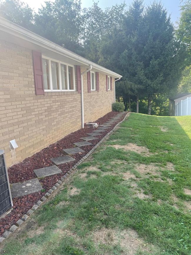 7 Zitko Ter, Home with 3 bedrooms, 2 bathrooms and null parking in Glen Dale WV | Image 22