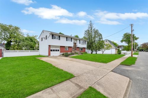 65 Cedar Ct, Copiague, NY, 11726-4701 | Card Image