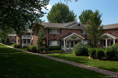 ed06-25 Westgate Dr, Bohemia, NY, 11716-3931 | Card Image