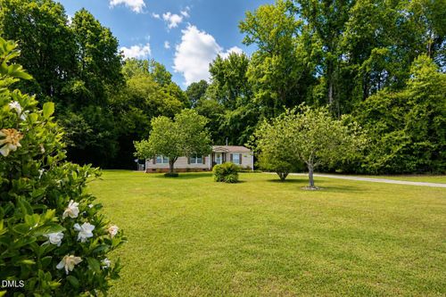 105 Roe Ln, Clayton, NC, 27527-6077 | Card Image