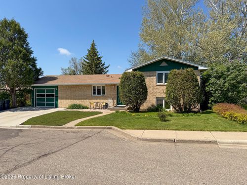 701 3rd Avenue Nw, Mandan, ND, 58554 | Card Image