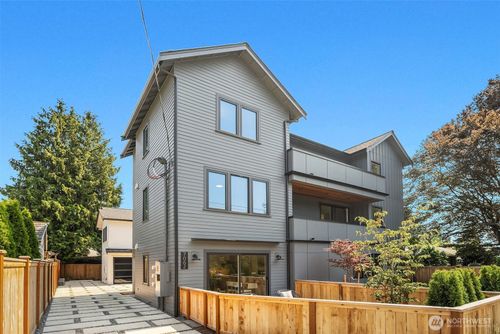 7062 Cleopatra Pl Nw, Seattle, WA, 98117-4959 | Card Image