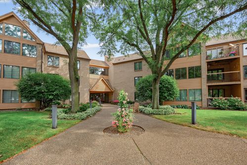 303-6100 Auto Club Rd, Bloomington, MN, 55438-2488 | Card Image