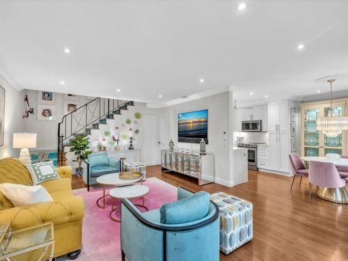 5-5 Middlesex Dr, Wilton Manors, FL, 33305-3907 | Card Image