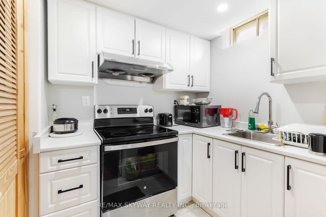 104 Sandmere Ave, House attached with 4 bedrooms, 3 bathrooms and 3 parking in Brampton ON | Image 39