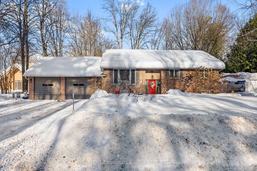 1486 Wilson Rd, Pembroke, ON, K8A6W4 | Card Image