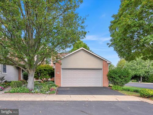 1 Cardiff Ct, Lititz, PA, 17543-8757 | Card Image